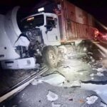 Dos camiones de carga chocan frontalmente cerca de la caseta de Feliciano