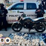 Decomisan droga y detienen a un motociclista
