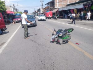 ROJA LA MOTO QUE CONDUCÍA