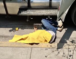 ROJA LA VICTIMA (2)