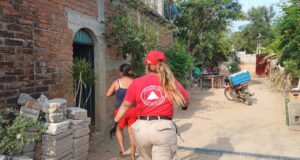 ROJA MOTO PARA REPARTIR TORTILLAS