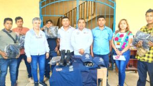 SAN LUIS ENTREGAN UNIFORMES (2)