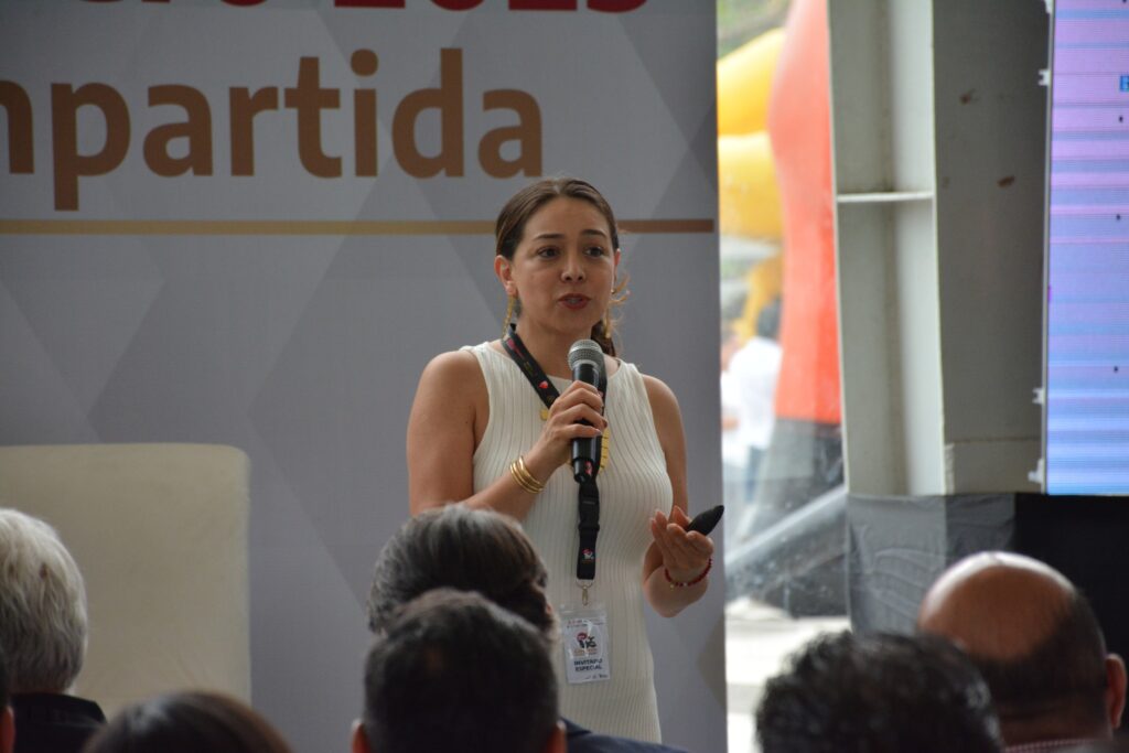 principal karen flores arredondo