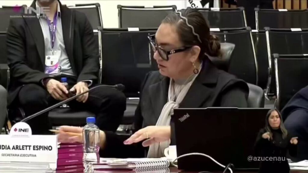 PRINCIPAL Claudia Arlett Espino