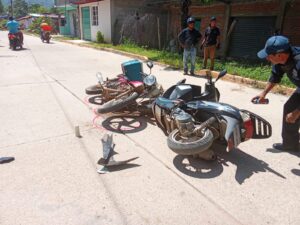 ROJA MOTOCICLETAS QUE CHOCARON (1)