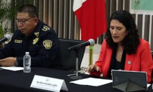 roja la fiscal Bertha Alcalde