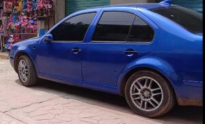 ROJA EL AUTO (2)