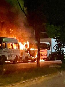ROJA UVAN INCENDIADA