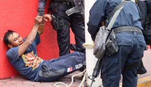 ROJA EL DETENIDO 1