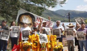 ESTADO Familiares y activistas