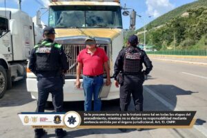roja el detenido y el trailer