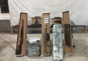 roja las armas