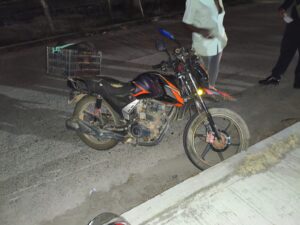 ROJA LA MOTOCICLETA (1)