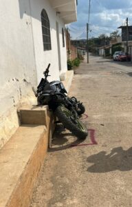 ROJA MOTO ABANDONADA (1)