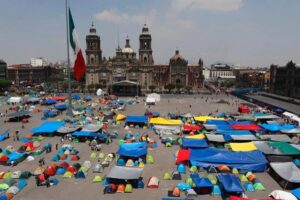 NACIONAL Plantón en el zócalo