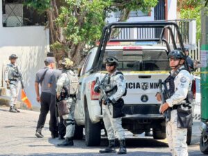 roja autoridades en el lugar (1)