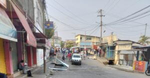 AYUTLA RETIRAN ESTRUCTURA (1)