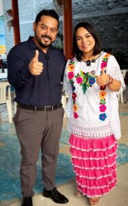 PRINCIPAL Raúl Mendoza con Beatriz Mojica