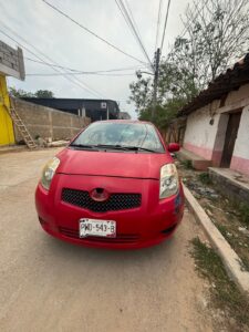 ROJA TOYOTA YARIS