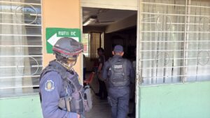 roja policia estatal (2)