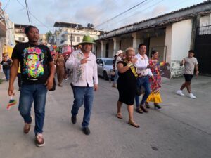 OME Edgar Valdez en el desfile (2)