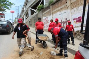OME LA TIERRA TIRADA SOBRE LA CALLE (1)