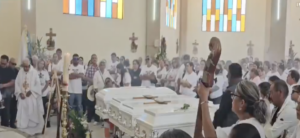 roja misa de cuerpo presente