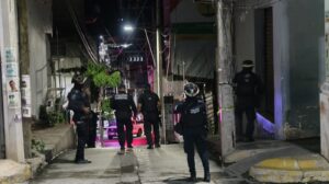 OME LOS POLICÍAS EN EL ZÓCALO