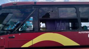 ROJA AUTOBÚS BALEADO (1)