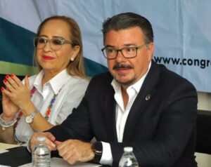 principal Alejandro Carabias Icaza