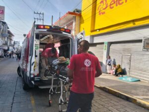 ROJA CONVULSIONA FRENTE A TIENDA (2)
