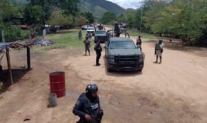 ROJA MILITARES Y POLICIAS