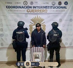 ROJA EL SUJETO Y LA MOTO (1)