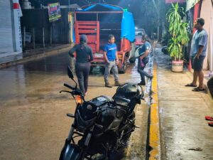 ROJA LA MOTO Y LA CAMIONETA