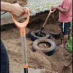Reparan socavones en Cruz Verde